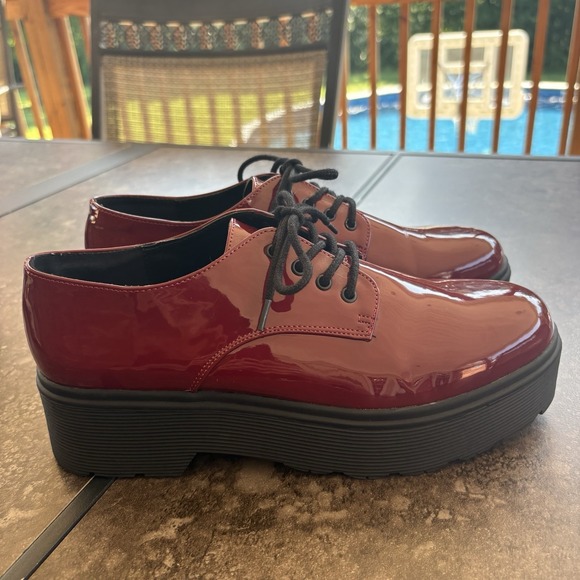 Forever 21 Shoes - Forever 21 Patent Leather Chunky Oxford Glossy Platform Shoes Size 9 Red Wine